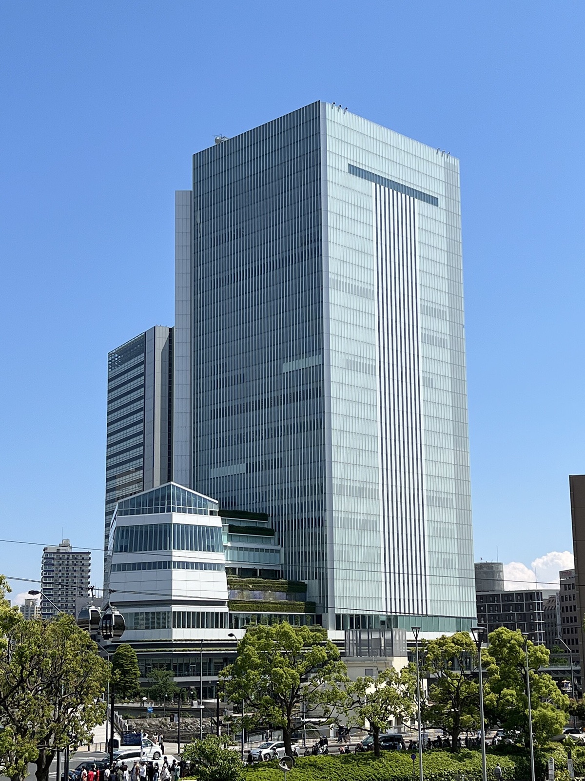 横浜市役所庁舎の写真
